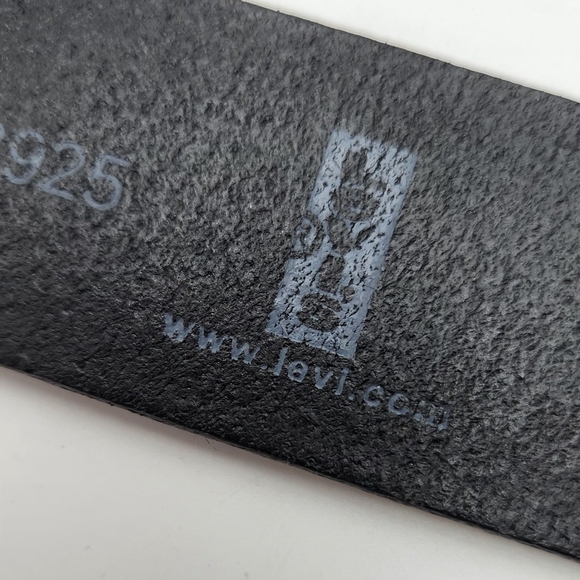 Levis Black Genuine Leather Belt Mens 36/90 Silver Tone Buckle - Good Condition - Picture 4 of 10